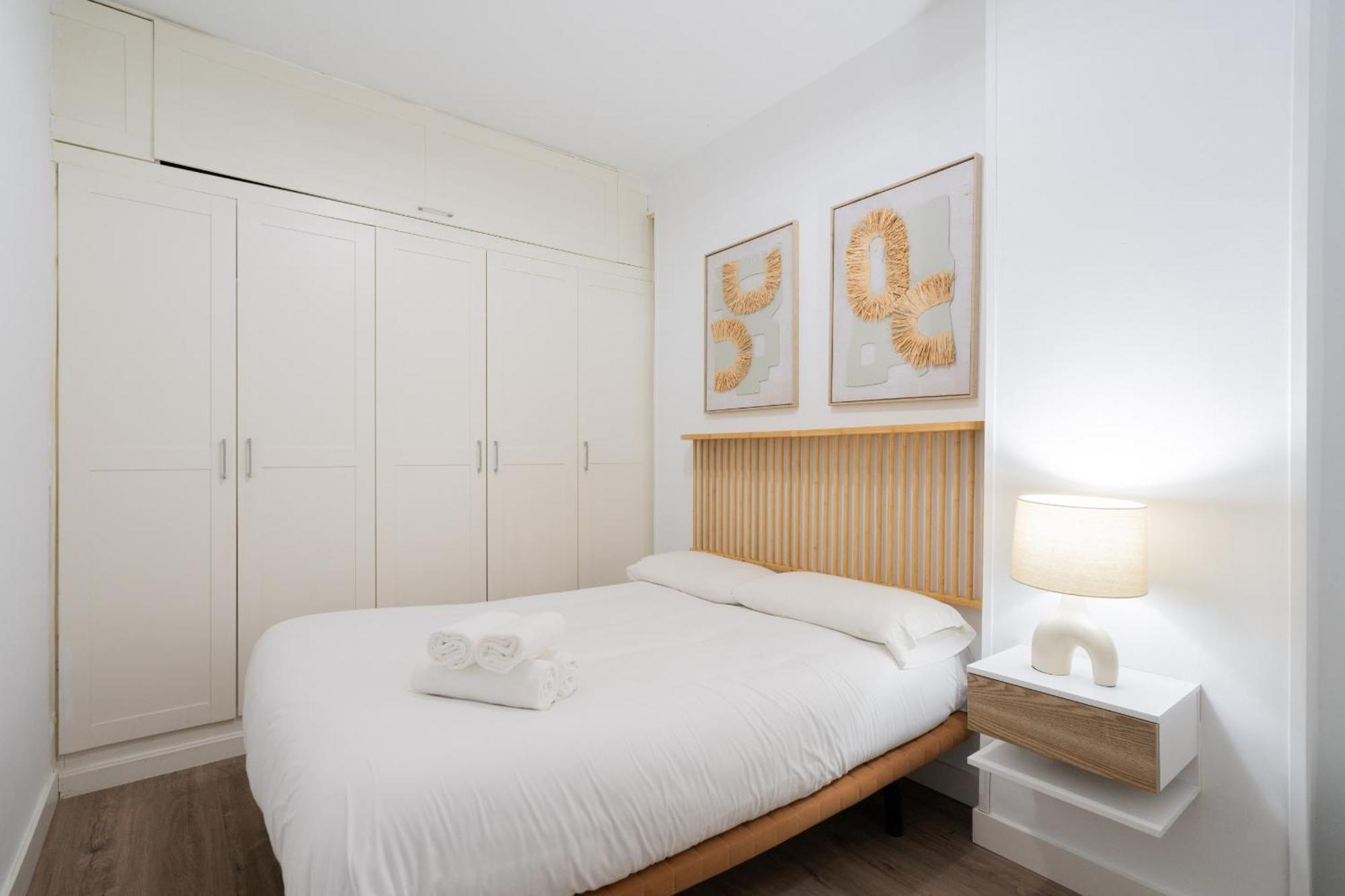 Apartamento En Chueca Para 4 Personas Alquiler Temporal Madrid Extérieur photo