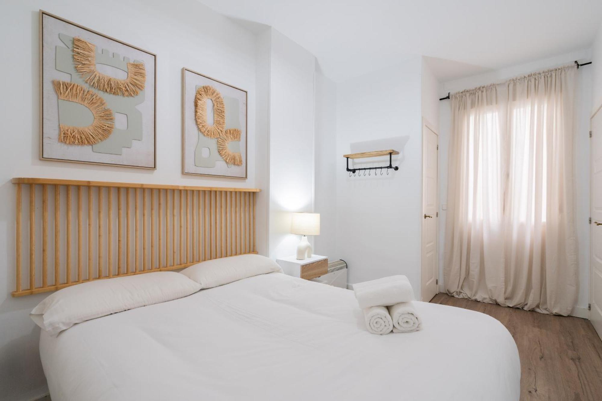 Apartamento En Chueca Para 4 Personas Alquiler Temporal Madrid Extérieur photo