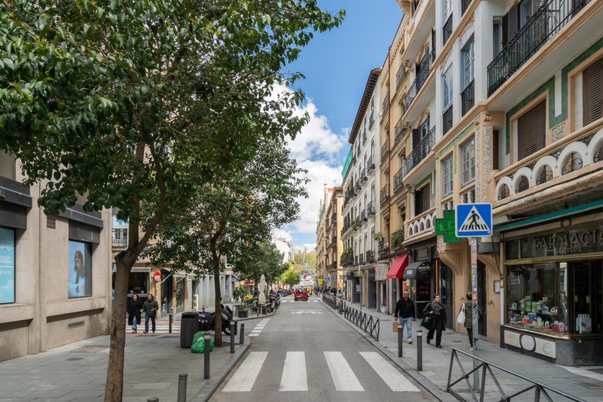 Apartamento En Chueca Para 4 Personas Alquiler Temporal Madrid Extérieur photo
