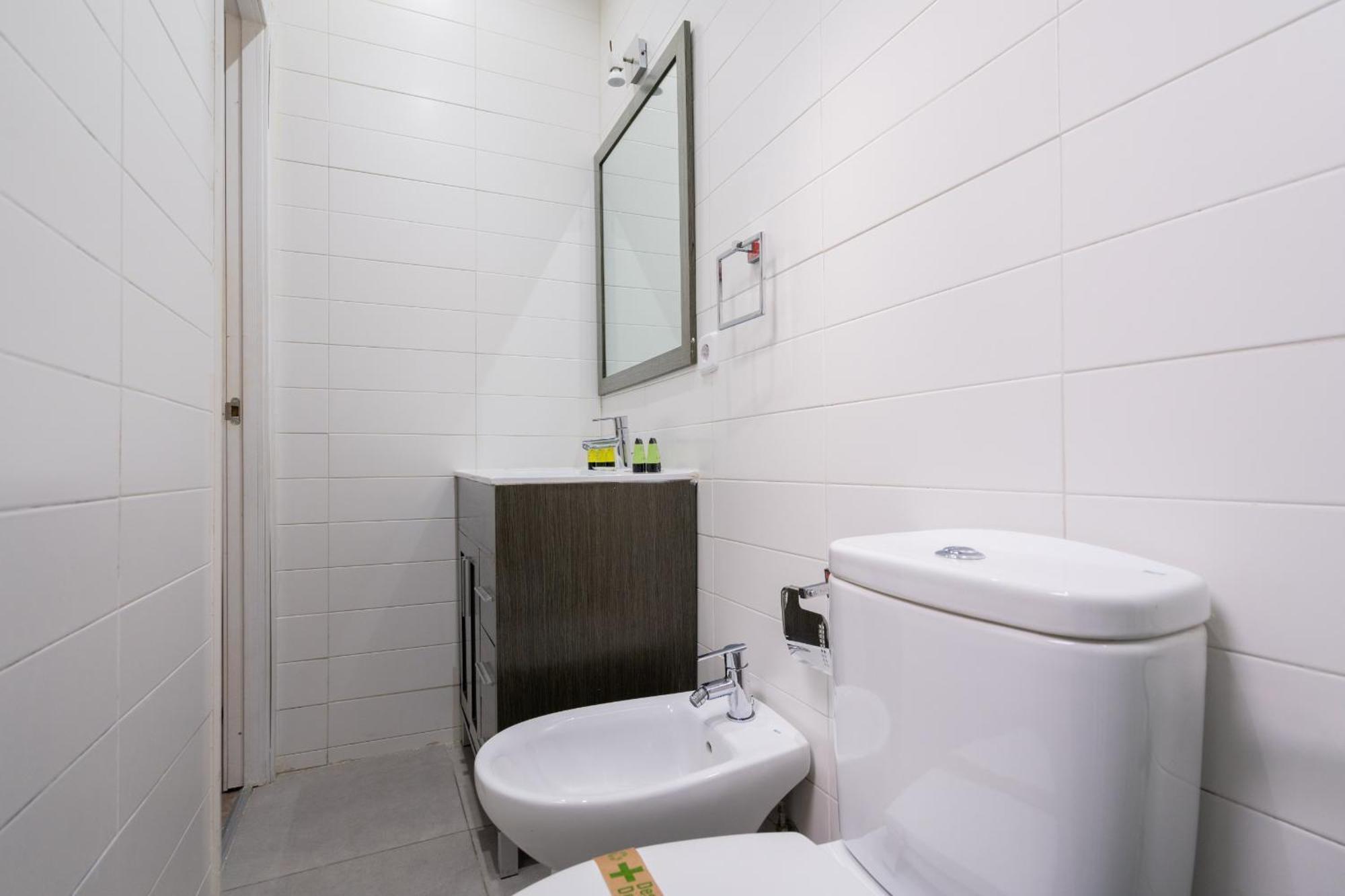 Apartamento En Chueca Para 4 Personas Alquiler Temporal Madrid Extérieur photo